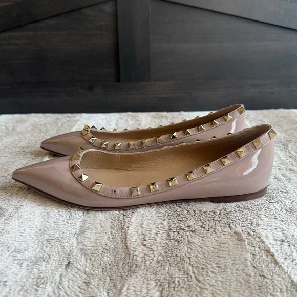 Valentino Garavani Rockstud Pointed Toe Ballerina Flat in Poudre Size 38 US 8 - Picture 7 of 16